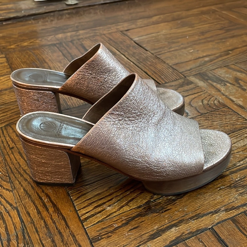 COCLICO Metallic Heeled Sandal